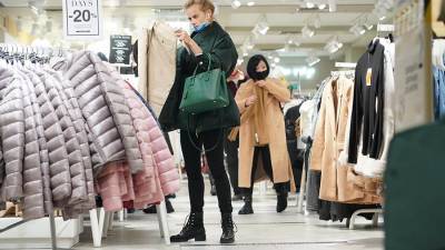 В России снизились продажи зимней одежды из-за пандемии