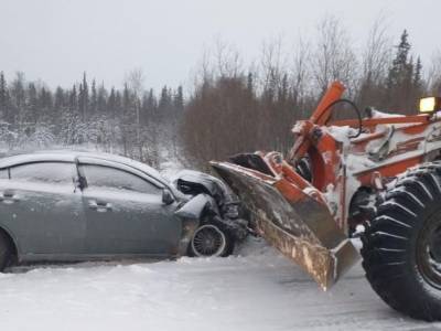 На Ямале водитель Mitsubishi погиб после ДТП со снегоуборочной машиной