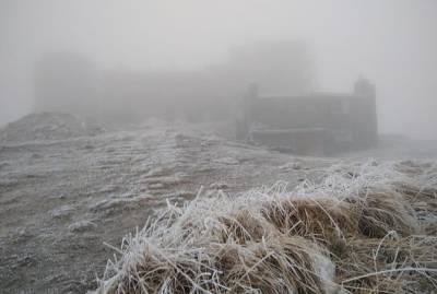 Штормовое предупреждение в Украине: на западе, и юго-востоке - сильный ледяной ветер