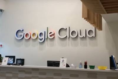 Google обвинили в шпионаже за сотрудниками, скандал набирает оборотов