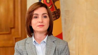 КС Молдовы приостановил действие закона, которым ограничили полномочия президентки Санду
