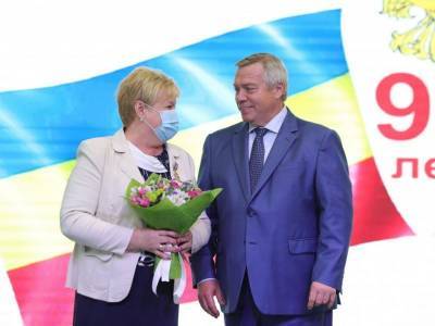 Ростовский губернатор Василий Голубев подарит цветы за 1,2 млн рублей из кармана налогоплательщиков