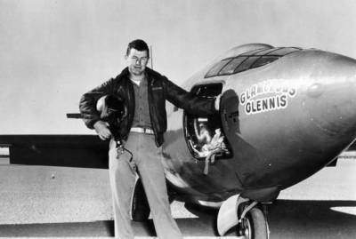 Умер легендарный пилот, первым в истории превысивший скорость звука