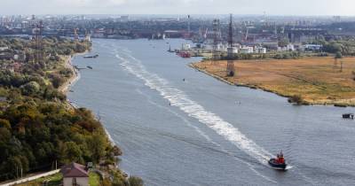 Трубоукладчик "Северного потока-2" отошёл от точки строительства и движется в Калининград