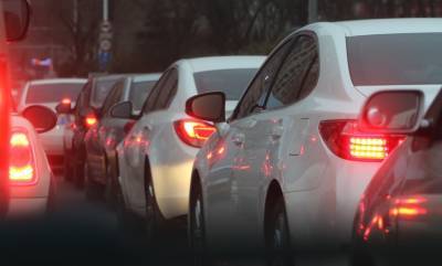 В Ростове из-за ДТП водители встали в многокилометровую пробку
