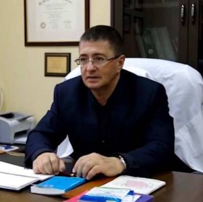 Доктор Мясников предупредил россиян об опасности соляриев, которые «плодят» рак кожи и меланомы
