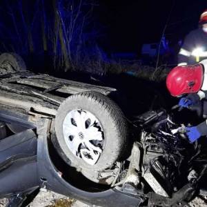 В Хмельницкой области автомобиль перевернулся в кювет: трое погибших. Фото