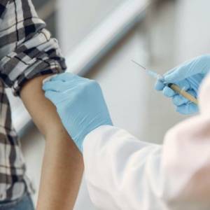 Всемирная организация здравоохранения выступила против принудительной вакцинации от COVID-19