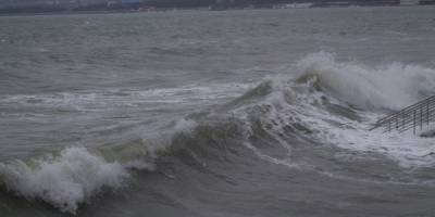 Шторм в Азовском море и сильный ветер: синоптики предупредили об ухудшении погоды в Украине