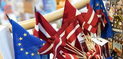 ЕС карает за нарушения прав человека, но не видит их в Латвии