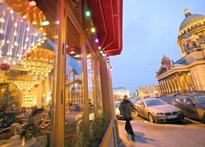 Около сотни баров в Санкт-Петербурге отказались закрываться на новогодние праздники