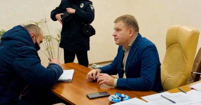 Новоизбранный мэр Белгорода-Днестровского нашел в своем кабинете скрытые камеры