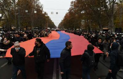 Ереван: ультиматум Пашиняну истек, началась акция протеста, есть задержания