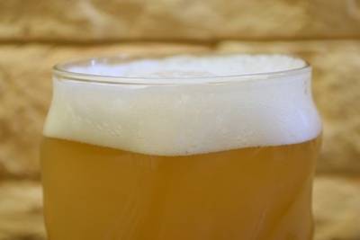 Популярные алкогольные напитки могут приводить к опасным скачкам давления, предупредили учёные