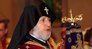 Католикос Гарегин Второй призвал Пашиняна уйти в отставку