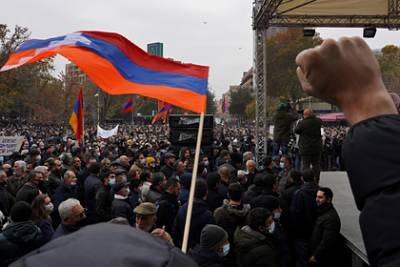 В Ереване начали задерживать требующих отставки Пашиняна