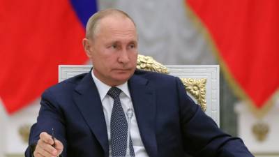 Путин подписал законы об ответственности за отчуждение территорий
