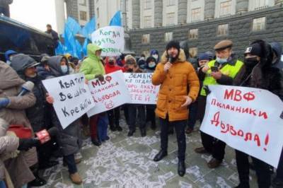 Люди в Украине умирают от голода и холода, — Бабенко