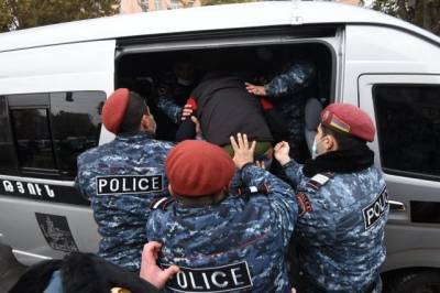 В Армении задержали кандидата на пост премьера от оппозиции во время акции