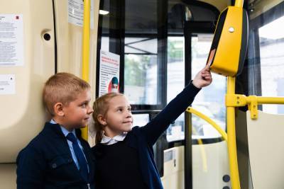 В Твери школьники больше 220 тысяч раз проехали в новых автобусах по проездному