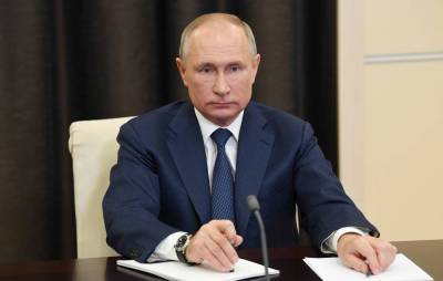 Путин подписал законы о верховенстве Конституции России над международными актами