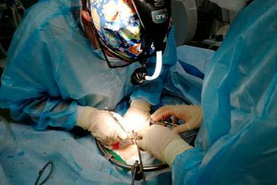 Самарские врачи провели операцию на позвоночнике по уникальной технологии