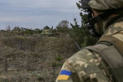На Донбассе НВФ стягивают артиллерию и танки к передовой, — разведка
