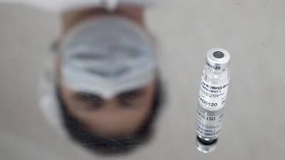Вице-премьер Борисов отметил высокую эффективность вакцины «Спутник V»