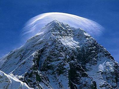 Самая высокая гора мира подросла почти на метр