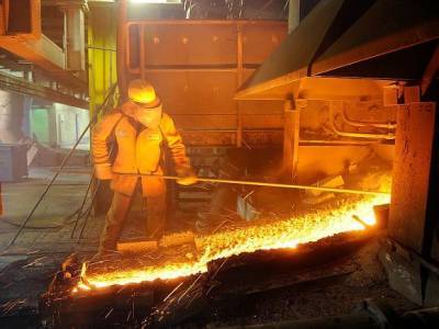 В украинском Мариуполе на «трудовую вахту» по борьбе с коронавирусом встали металлурги