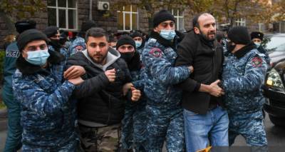 Акция протеста в Ереване: 81 участник доставлен в отделения полиции