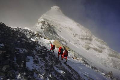 Эверест «подрос»: Китай и Непал объявили новую высоту макушки мира