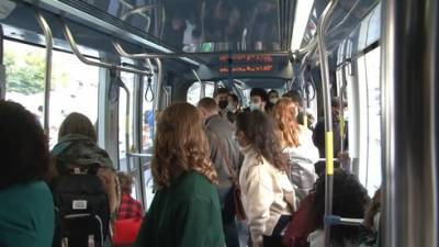 "Министры не ездят в автобусе": пассажиры и водители жалуются на работу транспорта