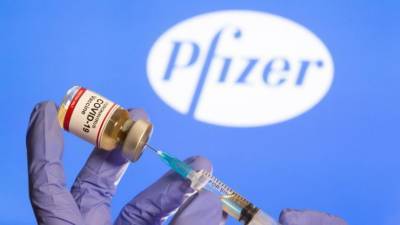 Вакцина Pfizer обеспечивает надежную защиту после первой инъекции