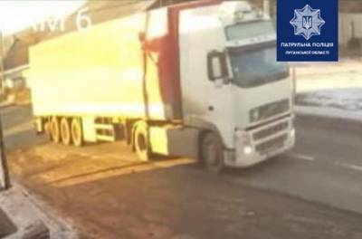 В Кременной грузовик насмерть сбил пешехода и покинул место ДТП