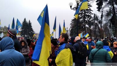 Бортник считает, что Украиной руководят извне