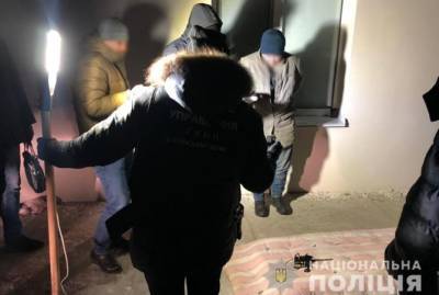 Под Киевом бандиты ранили спецназовцев: открыли огонь и бросили гранату