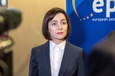 Санду собирается распустить правительства Молдовы