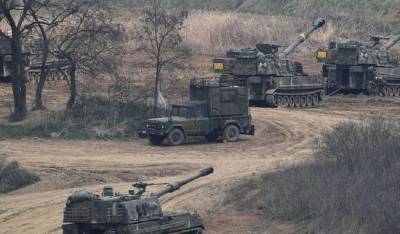 Оккупанты стягивают артиллерию и танки к передовой на Донбассе, – разведка