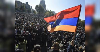 Срок ультиматума истек: немедленной отставки правительства требуют протестующие в Армении