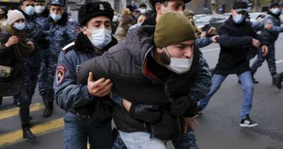 Армению охватила акция гражданского неповиновения, есть задержанные (6 фото)