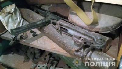 На Житомирщине мужчина в подвале дома устроил музей боеприпасов: фото