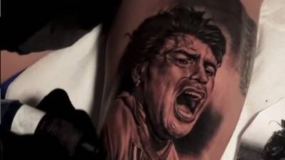 Капитан "Наполи" Инсинье сделал татуировку в честь Марадоны