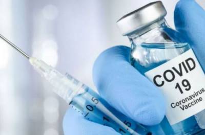 Украинцев разделили на три группы по срочности вакцинации от COVID-19
