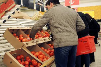 Россельхознадзор запретил импорт в Россию томатов и яблок из Азербайджана