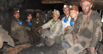 На Львовщине горняки шахты "Лесная" спустились в шахту, но отказываются работать: требуют зарплату