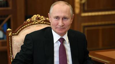 Путин поздравил жителей России с Днем Героев Отечества