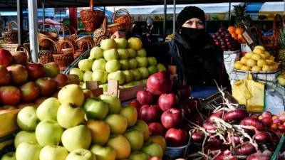 Россия нашла, как ответить Азербайджану за Карабах — введен запрет на ввоз яблок и томатов