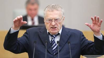 Жириновский призвал вчетверо сократить число очно работающих депутатов ГД