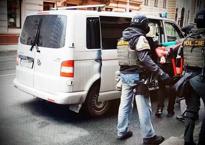 Полиция Праги задержала налетчиков, ограбивших АЗС. Это иностранцы